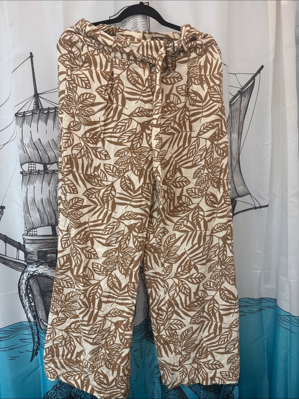 Stylish Brown Leaf-Print Casual Pants